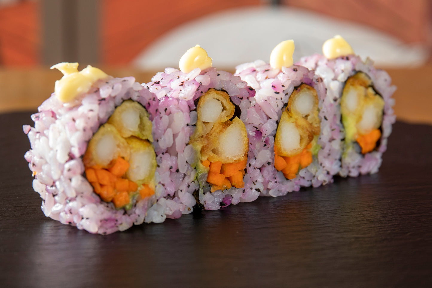 URAMAKI SQUID WITH YUKARI RICE 4PCS