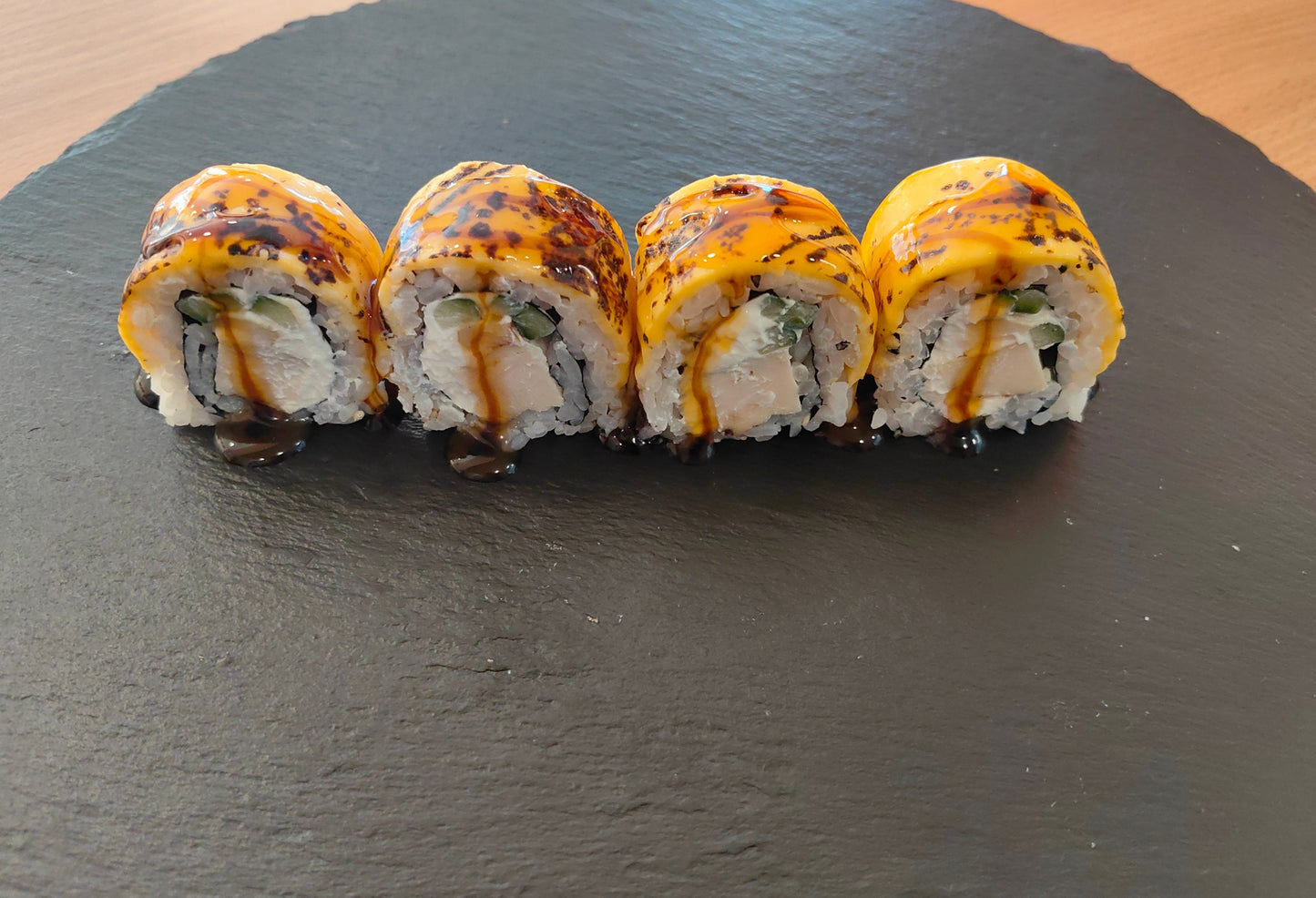 УРАМАКИ ФИЛАДЕЛФИЯ ПИЛЕ С ЧЕДЪР