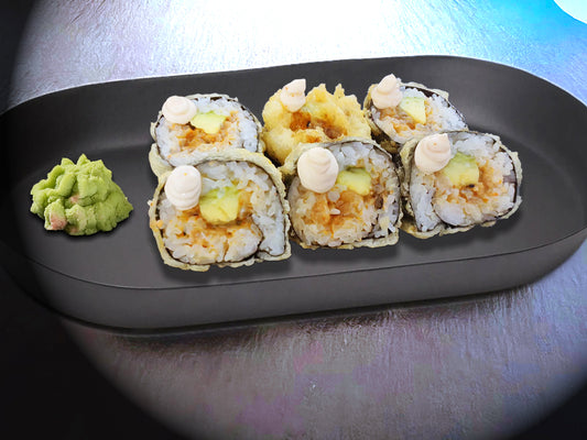 FUTOMAKI SALMON AND AVOCADO 6PCS