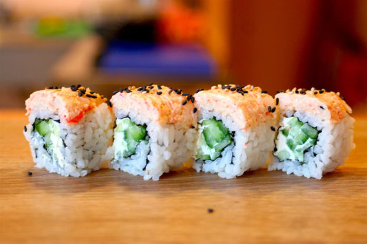 Shrimp and tobiko uramaki 4pcs