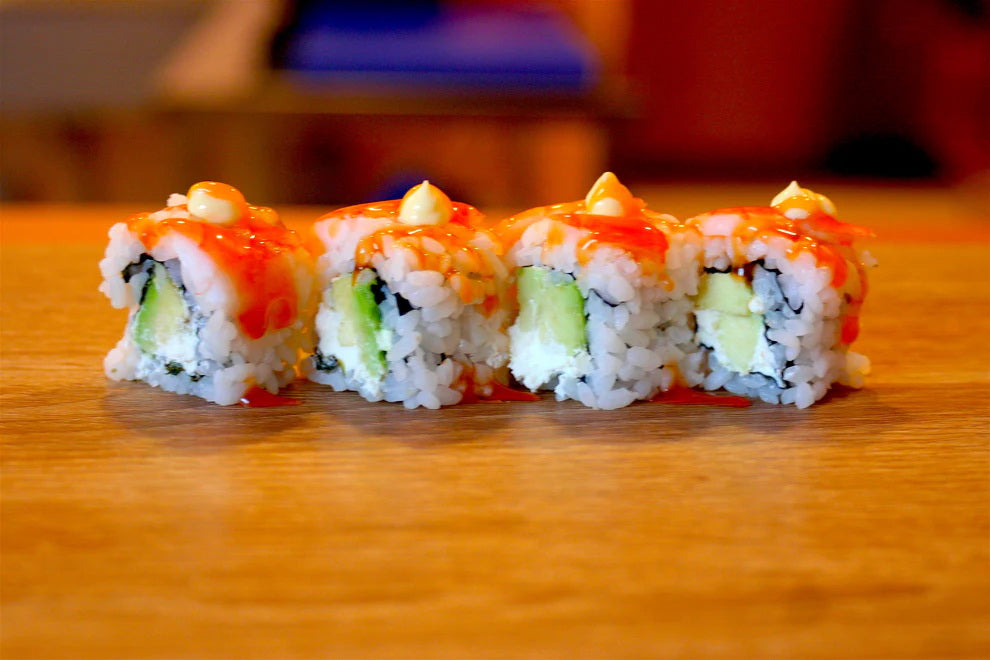 Uramaki squid with yukari rice 4pcs
