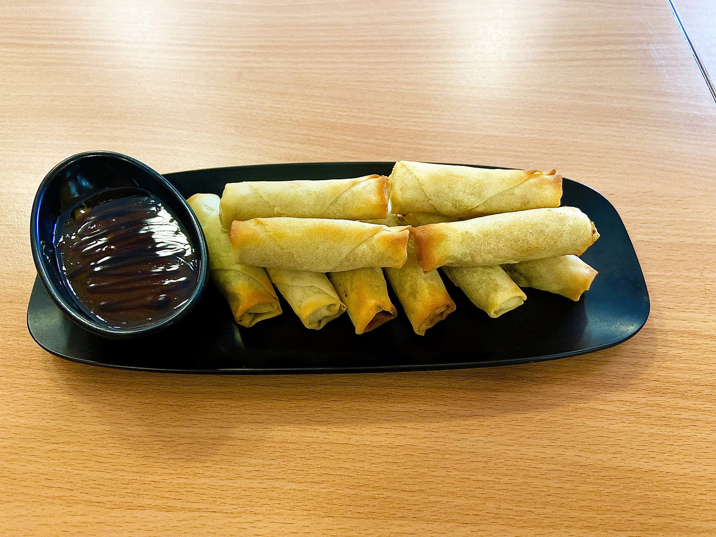 ЗЕЛЕНЧУКОВИ ПРОЛЕТНИ РУЛЦА 10БР + 50ГР СОС ОТ СЛАДКО ЧИЛИ