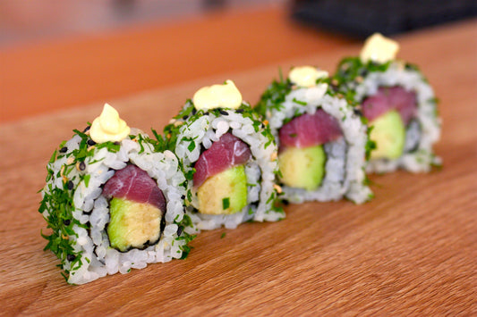 HERB TUNA URAMAKI 4PCS